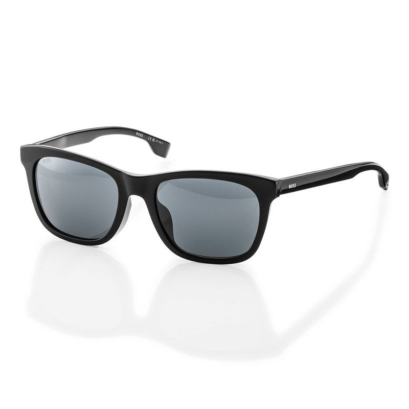 De voor- en zijkant van de Hugo Boss Heren Zonnebril 1555/0/F/S 807. De voor- en zijkant van de Hugo Boss Heren Zonnebril 1555/0/F/S 807.